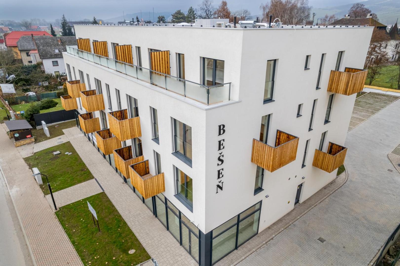 Riverfront Apartment Bešeňová Eksteriør billede