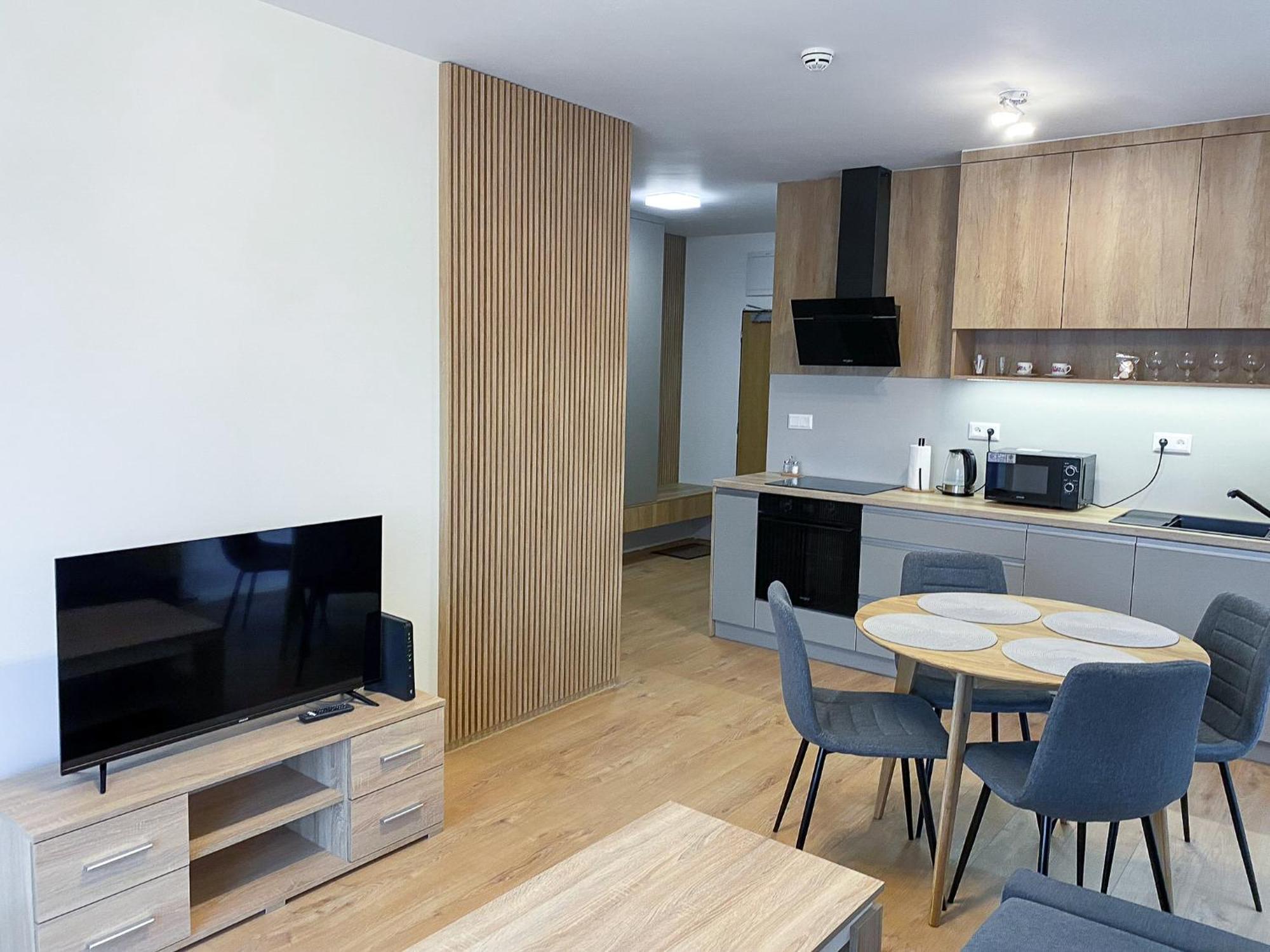 Riverfront Apartment Bešeňová Eksteriør billede